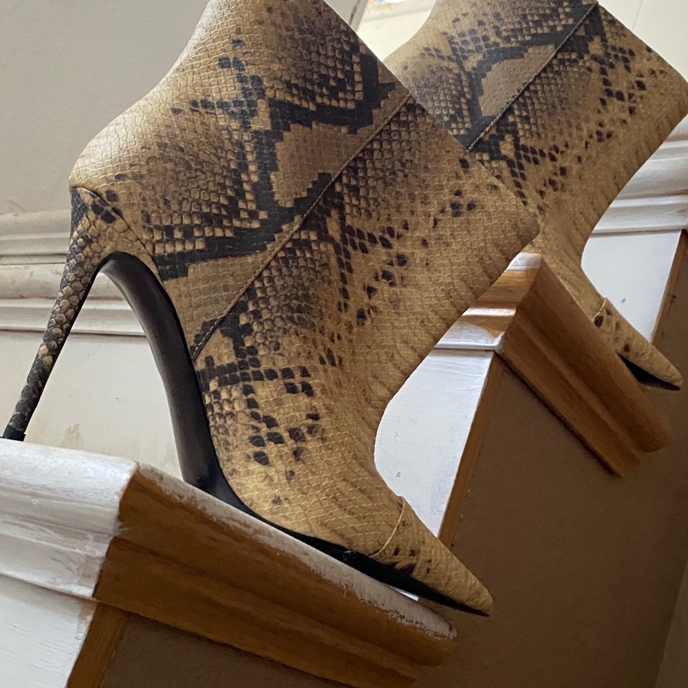Good American Snake-Print Pointed Toe Stiletto Boots in Tan and Black